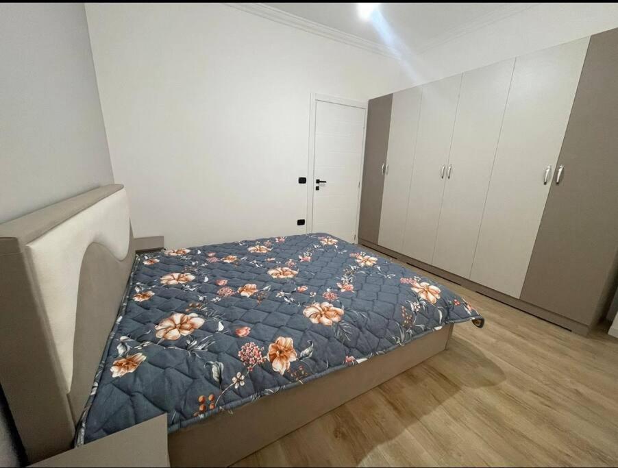 Avi - Daily Rent Apartment Tirana Exterior photo