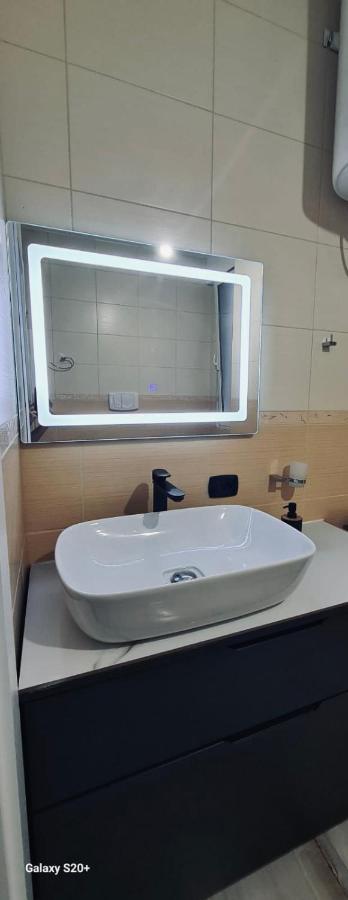 Avi - Daily Rent Apartment Tirana Exterior photo